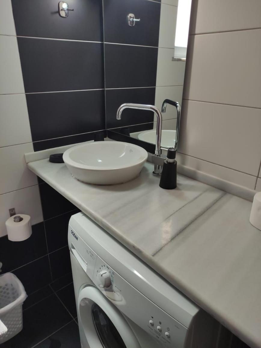 Adam Apartments Sarande Exterior photo